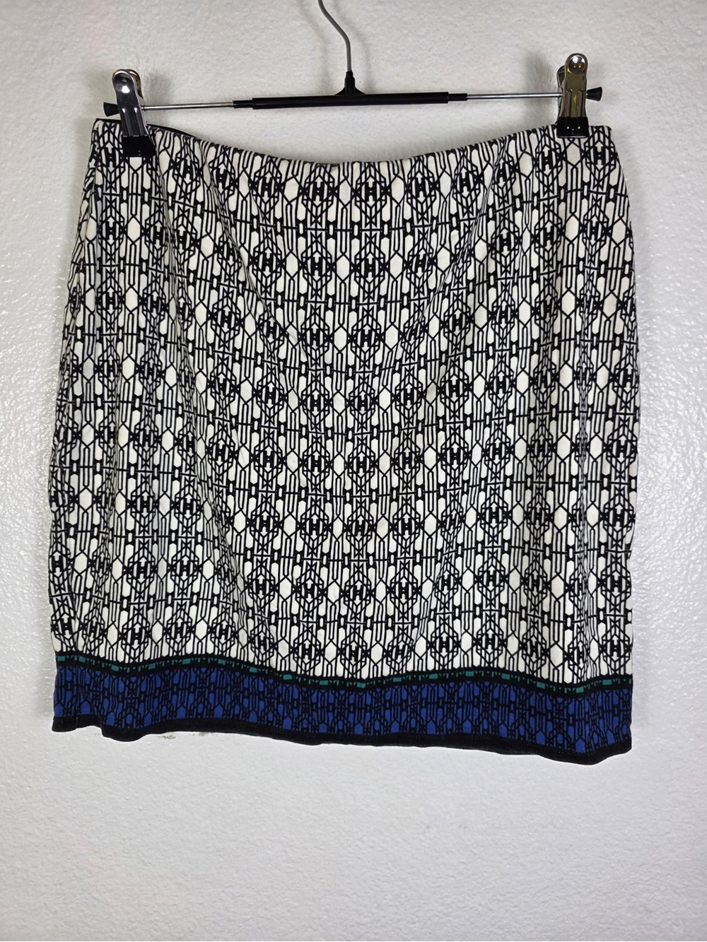 Studio M Black & White Geometric Mini Skirt with Blue Trim